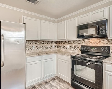 612 Copper Ct - Photo Thumbnail 8