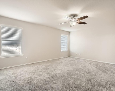612 Copper Ct - Photo Thumbnail 14