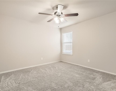 612 Copper Ct - Photo Thumbnail 10