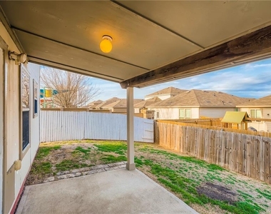 612 Copper Ct - Photo Thumbnail 24