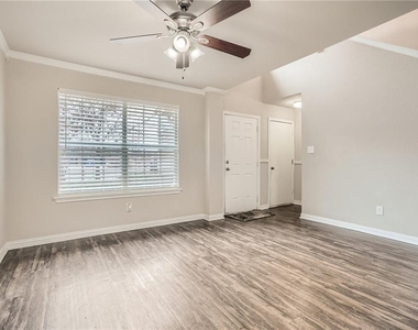 612 Copper Ct - Photo Thumbnail 5