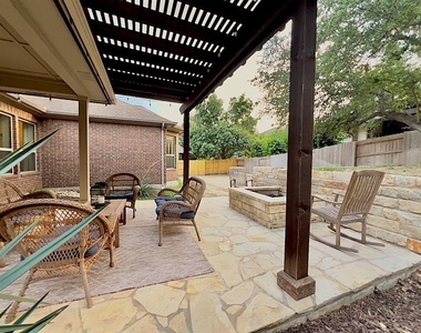 300 Grafton Ln - Photo Thumbnail 29