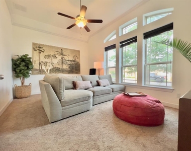 300 Grafton Ln - Photo Thumbnail 21