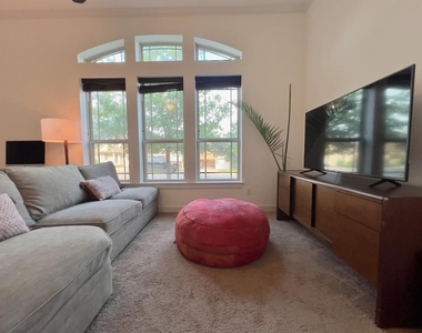 300 Grafton Ln - Photo Thumbnail 22
