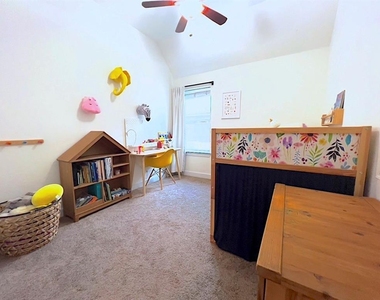 300 Grafton Ln - Photo Thumbnail 26