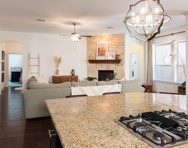 300 Grafton Ln - Photo Thumbnail 12