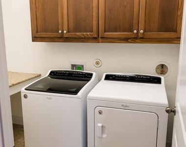 300 Grafton Ln - Photo Thumbnail 27