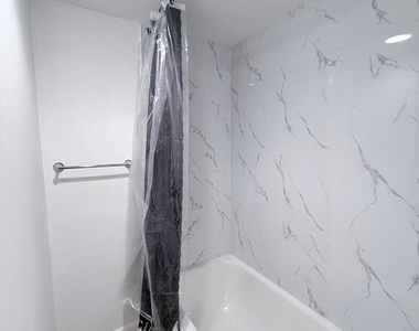 25 Greenview Avenue - Photo Thumbnail 10