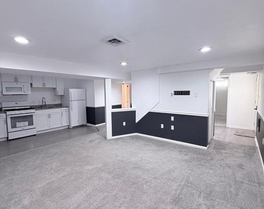 25 Greenview Avenue - Photo Thumbnail 6