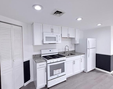 25 Greenview Avenue - Photo Thumbnail 8