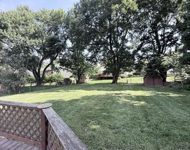 25 Greenview Avenue - Photo Thumbnail 1