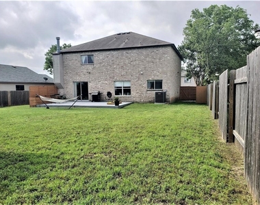 2960 Donnell Dr - Photo Thumbnail 12
