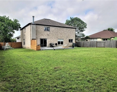 2960 Donnell Dr - Photo Thumbnail 10