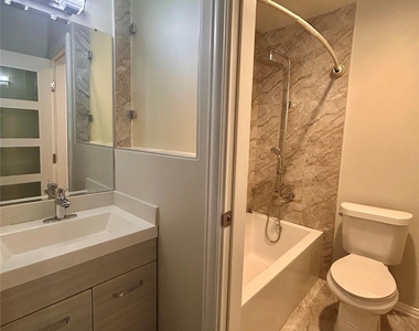 8905 Tronewood Dr - Photo Thumbnail 30