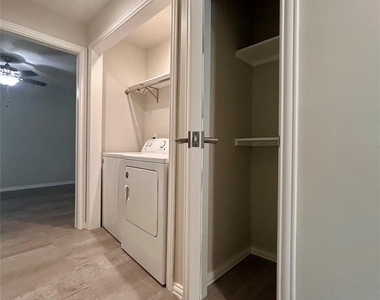 8905 Tronewood Dr - Photo Thumbnail 26