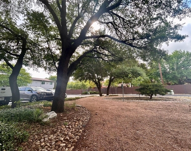 8905 Tronewood Dr - Photo Thumbnail 15