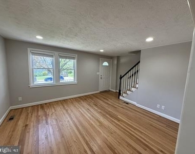 5413 Pembroke Avenue - Photo Thumbnail 9