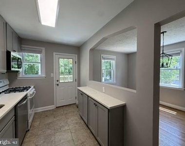 5413 Pembroke Avenue - Photo Thumbnail 5