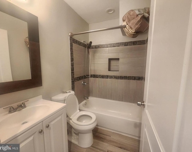 303 Folcroft Street - Photo Thumbnail 5