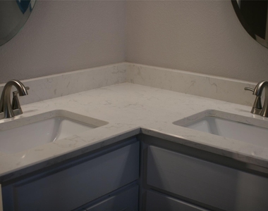 1413 Broadmoor Dr - Photo Thumbnail 11