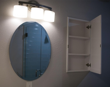 1413 Broadmoor Dr - Photo Thumbnail 14