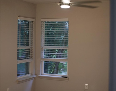 1413 Broadmoor Dr - Photo Thumbnail 9