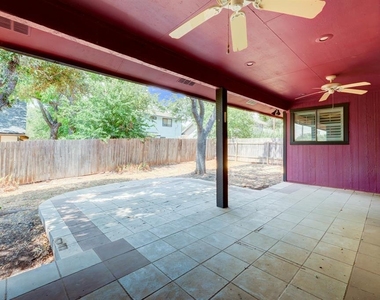 1704 Foxfire Dr - Photo Thumbnail 19