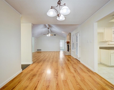 1704 Foxfire Dr - Photo Thumbnail 7