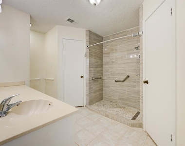 1704 Foxfire Dr - Photo Thumbnail 16