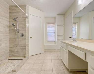 1704 Foxfire Dr - Photo Thumbnail 12
