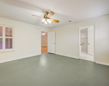 1704 Foxfire Dr - Photo Thumbnail 11