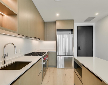 610 Davis St - Photo Thumbnail 2