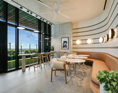 610 Davis St - Photo Thumbnail 25