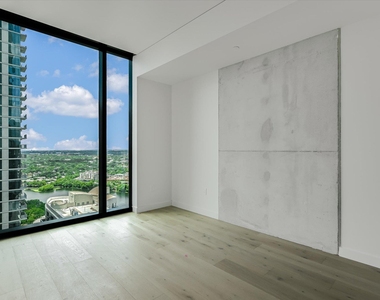 610 Davis St - Photo Thumbnail 5