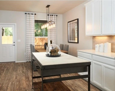 10204 Buckskin Horse Way - Photo Thumbnail 8