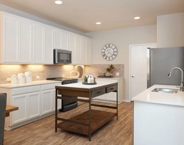 10204 Buckskin Horse Way - Photo Thumbnail 7
