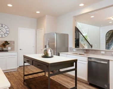 10204 Buckskin Horse Way - Photo Thumbnail 6