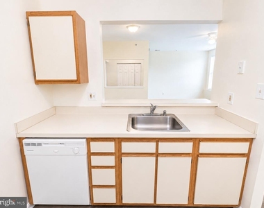 604 Moonglow Road - Photo Thumbnail 11