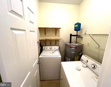 604 Moonglow Road - Photo Thumbnail 12