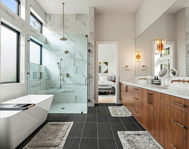 2116 Kenwood Ave - Photo Thumbnail 9