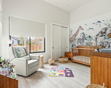 2116 Kenwood Ave - Photo Thumbnail 15