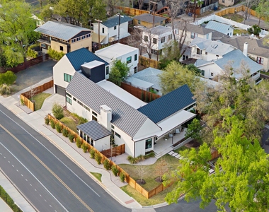 2116 Kenwood Ave - Photo Thumbnail 22