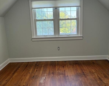 880 Doris Drive - Photo Thumbnail 5