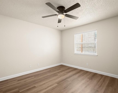 2408 Longview St - Photo Thumbnail 8