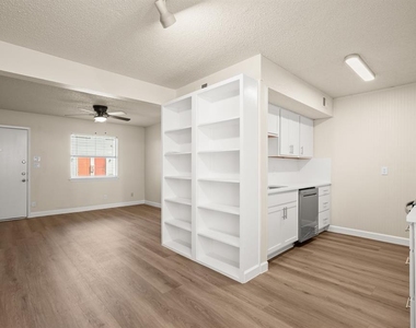 2408 Longview St - Photo Thumbnail 3