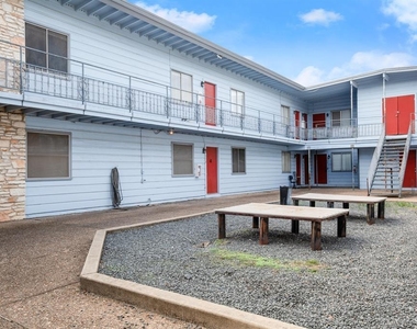 2408 Longview St - Photo Thumbnail 14