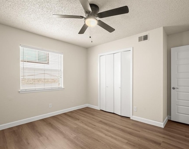 2408 Longview St - Photo Thumbnail 9