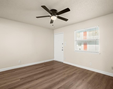 2408 Longview St - Photo Thumbnail 10