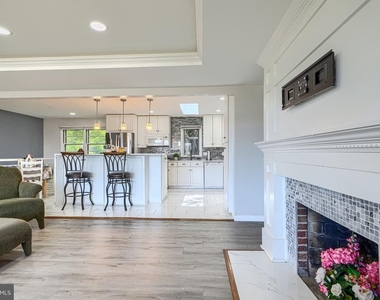 520 White Oak Drive - Photo Thumbnail 6