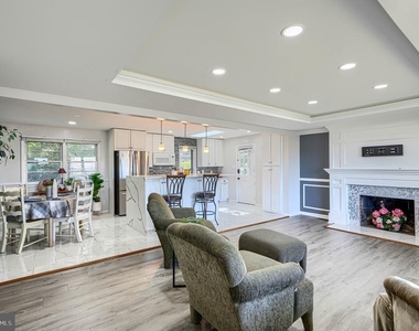520 White Oak Drive - Photo Thumbnail 7